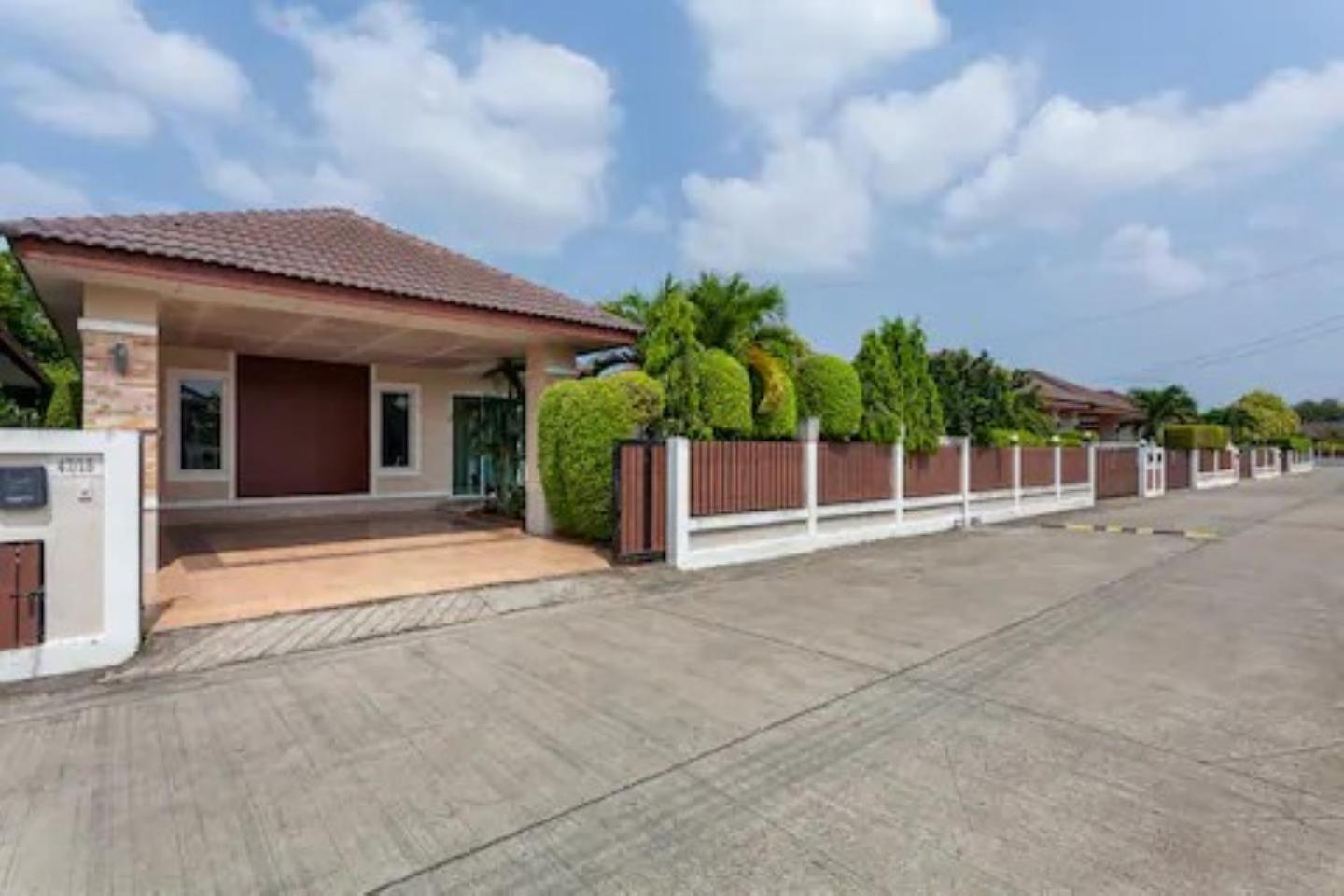 Luxury 3 Bed Pool