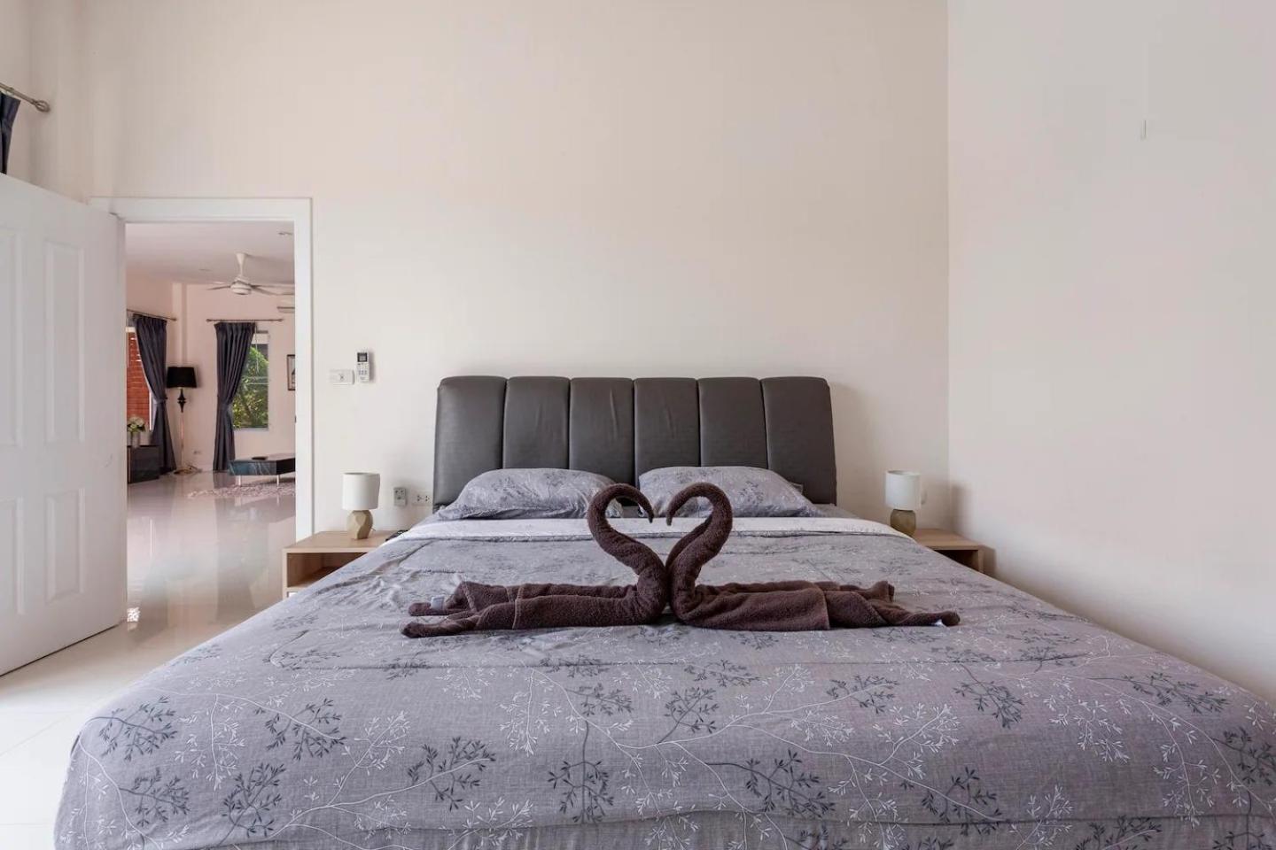 Luxury 3 Bed Pool